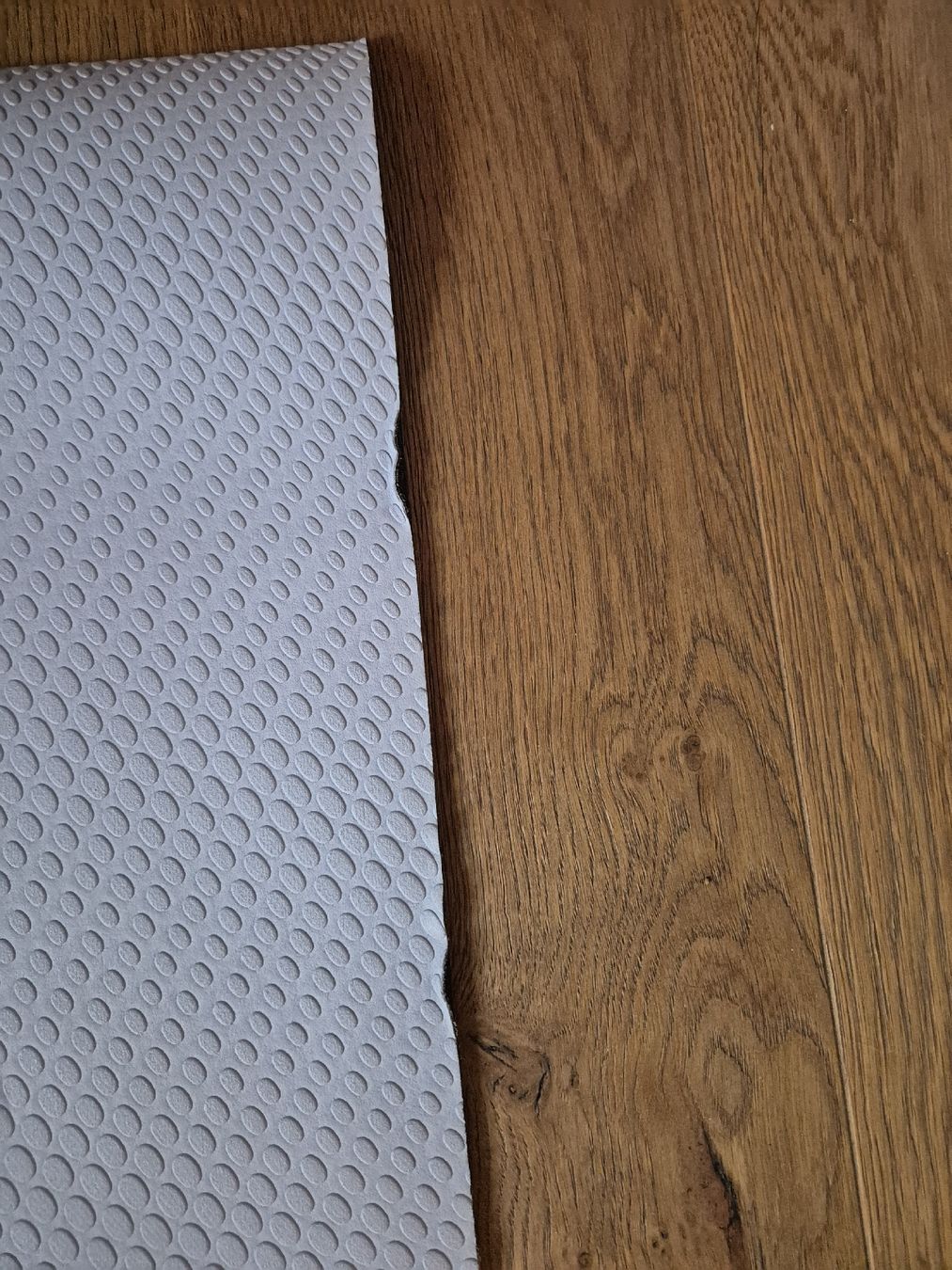 Lululemon Tappetini fitness: Lululemon Yogamatte, sie hat ein paar Falten u. einen Fehler – Usato da Ostermundigen venduto da Louhdezd 5