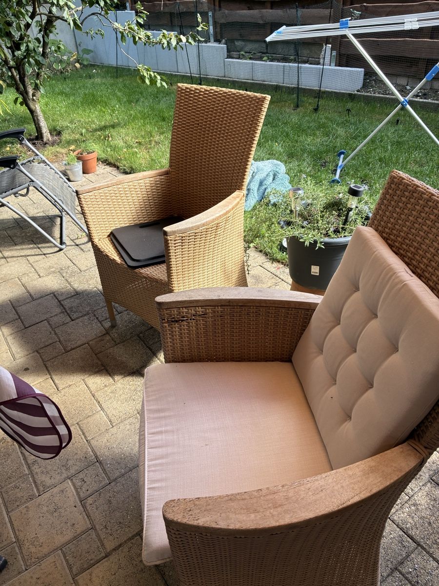 Poltrone: Korbstühle-Plastik- Holz – Usato da Winterthur venduto da Chepa61 2
