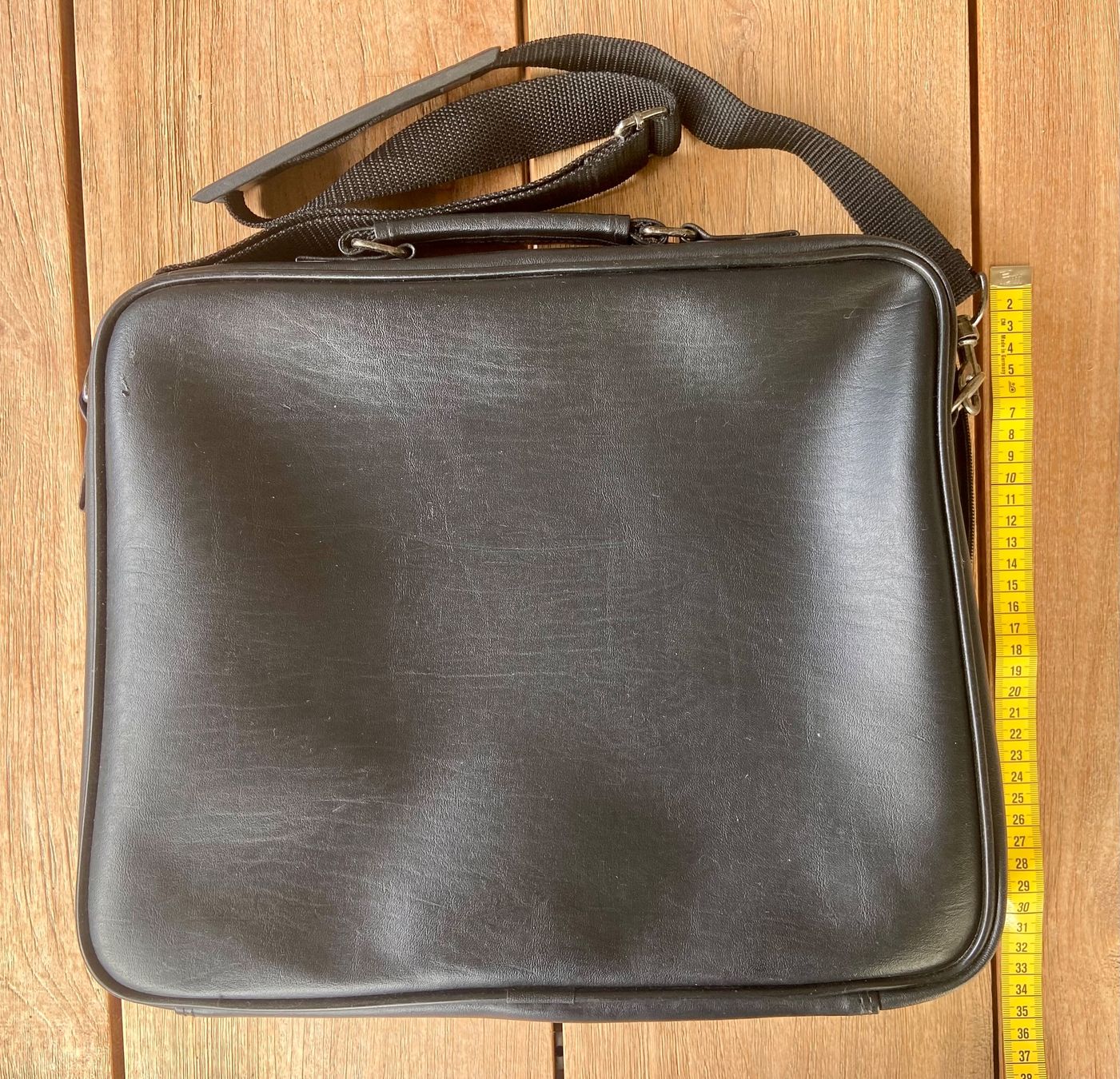 Borse: Laptop Tasche – Usato da Widnau venduto da Imani 1