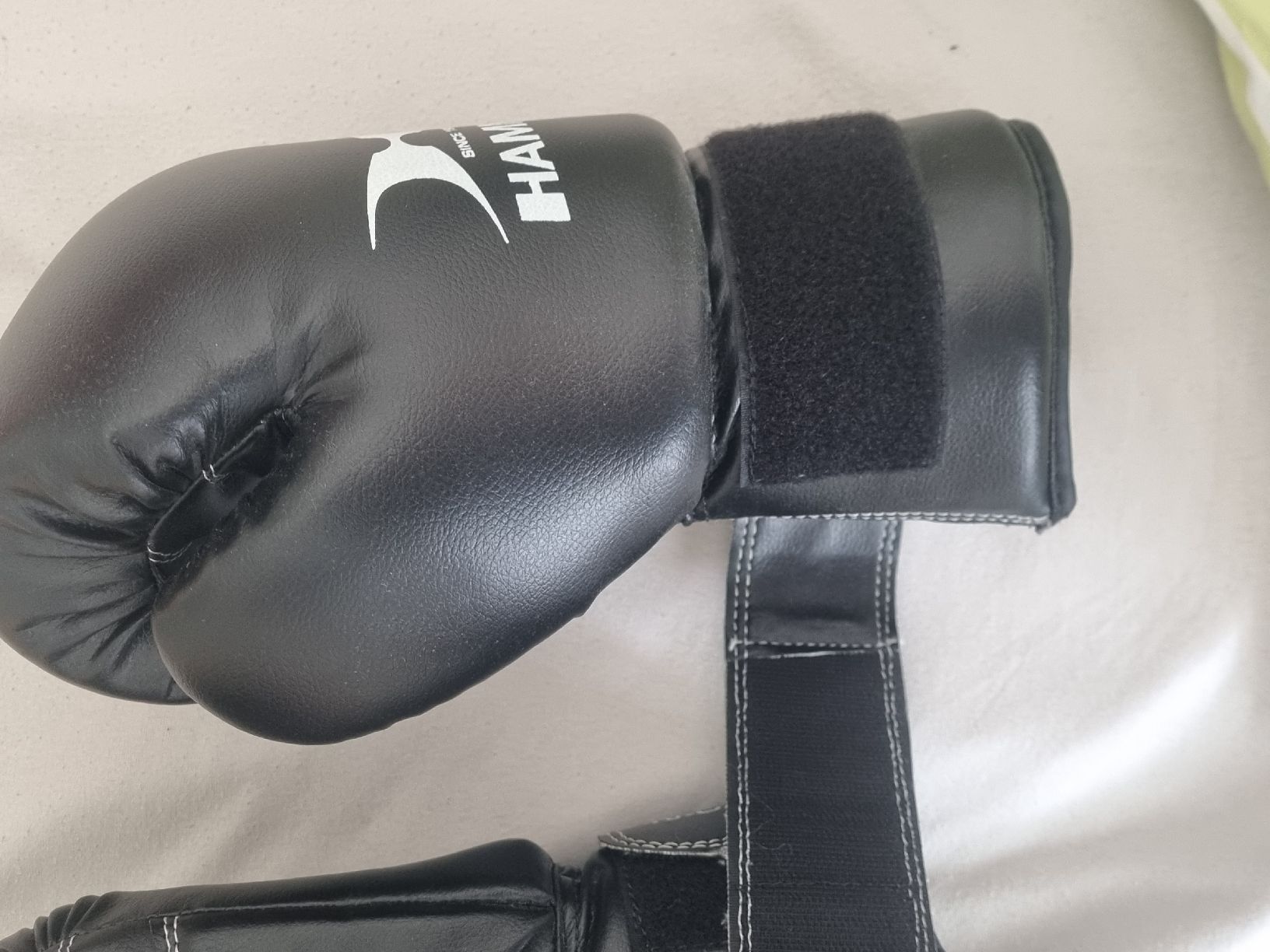 Guanti & manicotti: Boxhandschuhe Gr. 7 – Usato da Wahlen b. Laufen venduto da CyBaxter 1