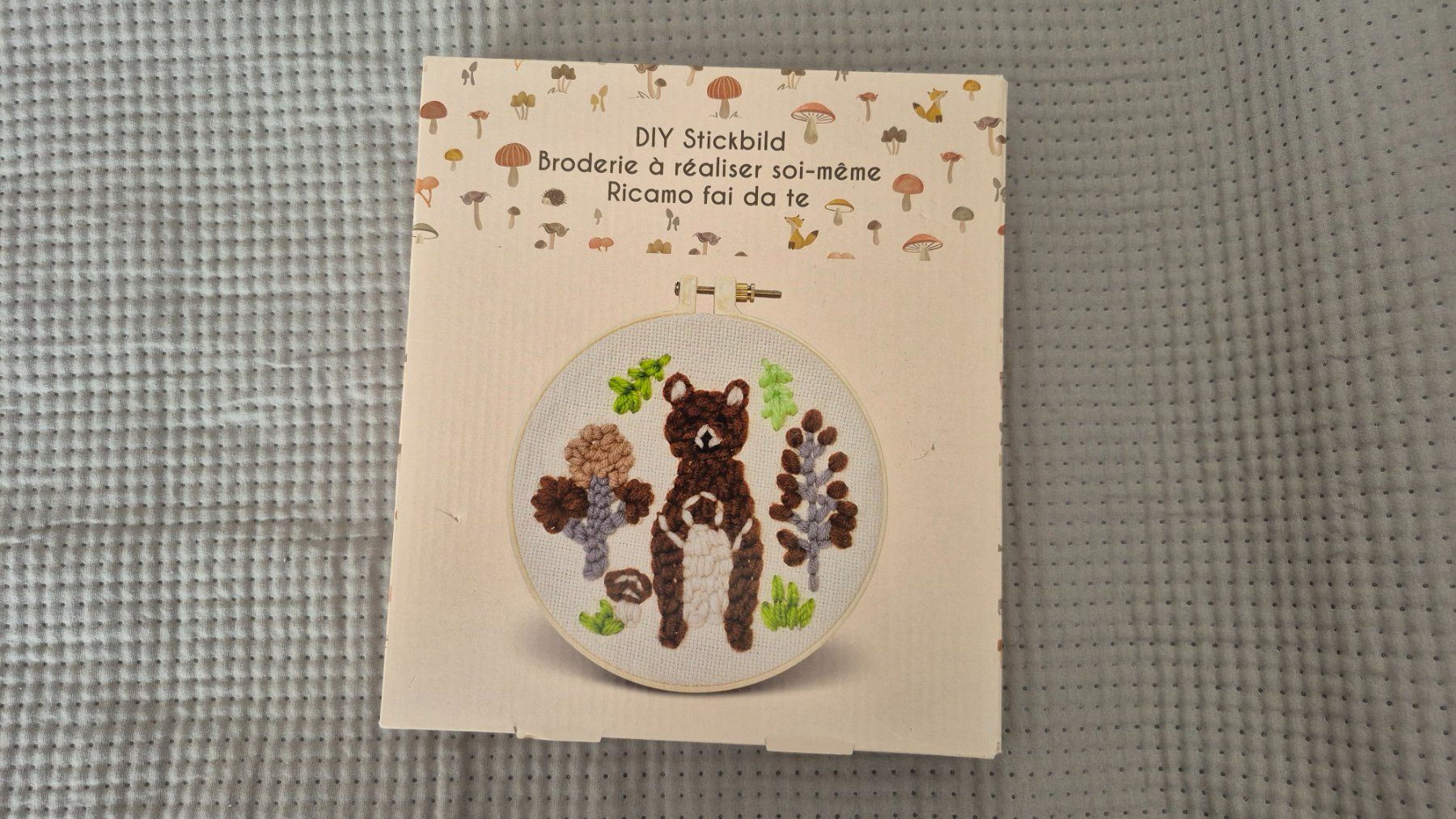 Kit bricolage: DIY Stickbild Bär Stickset Punch Needle neu – Nuovo e nell'imballaggio originale da Villars-sur-Glâne venduto da snacks01