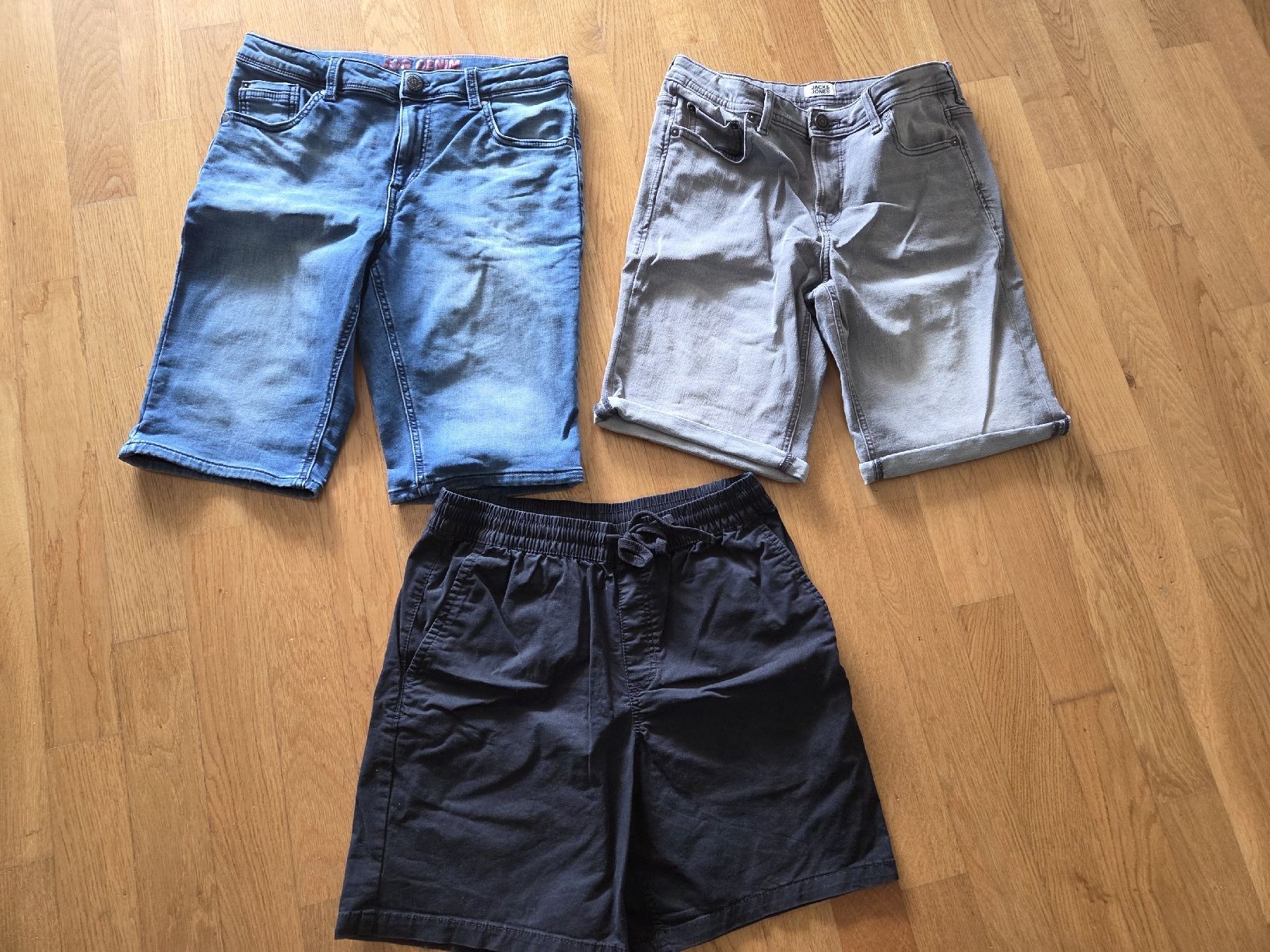 Pantaloni: 3 Shorts Grösse 170 – Usato da Rotkreuz venduto da honi02