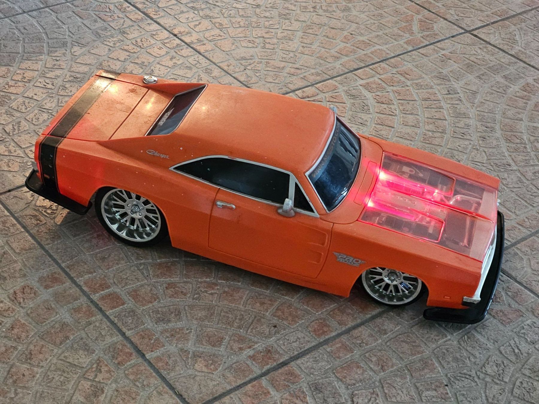 Modellismo RC: Dodge Charger RC Modell – Usato da Oberkulm venduto da Bandits1 1