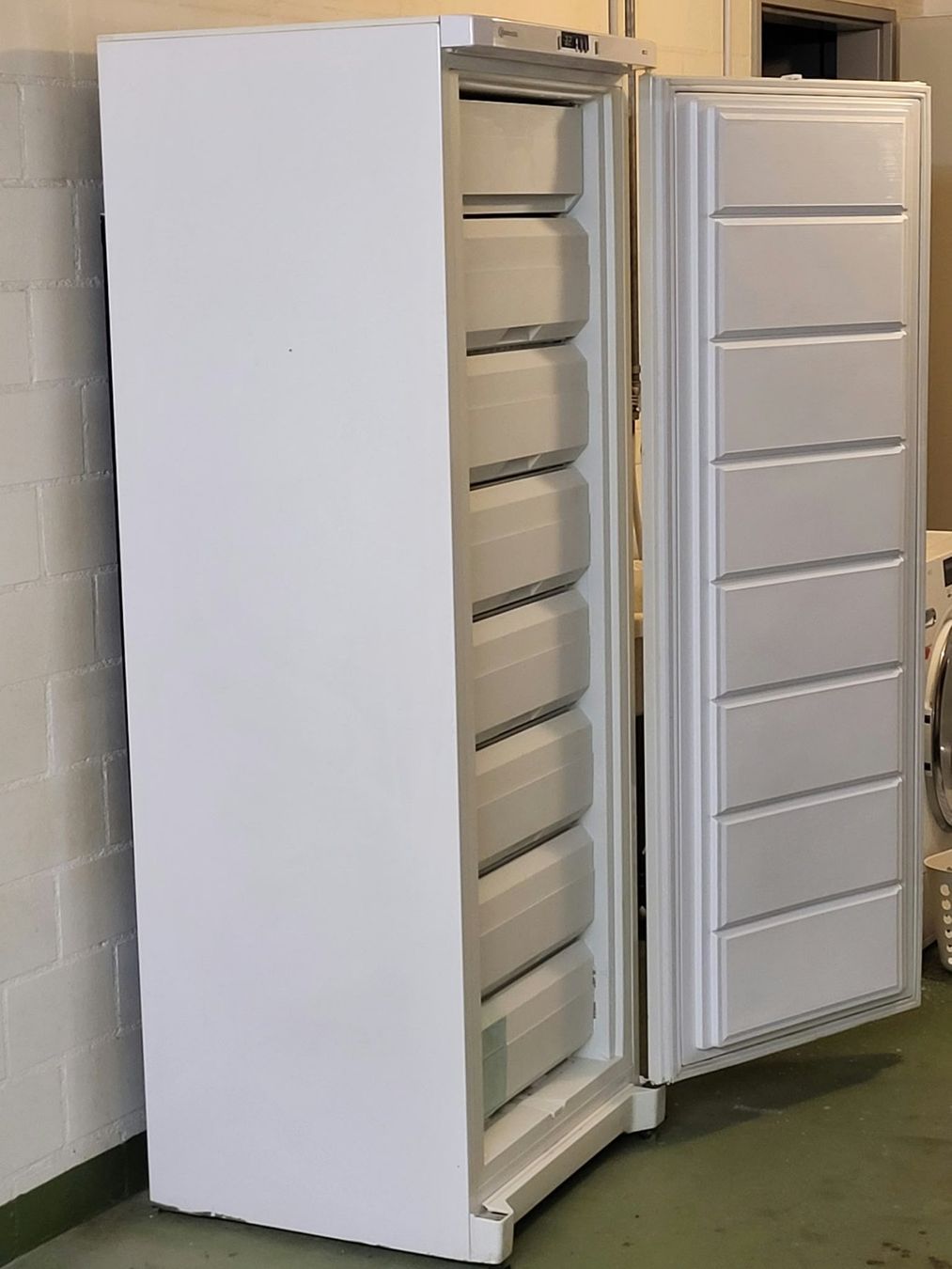 Bauknecht Congelatori: Gefrierschrank – Usato da Bern venduto da IndenBergenZuhause 1