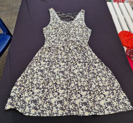Kleid Blumen A-Linie fliessend, Gr. M, Even & Odd, NEU