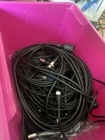 Ich verkaufe mehrere XLR-Kabel in verschiedenen Längen.
