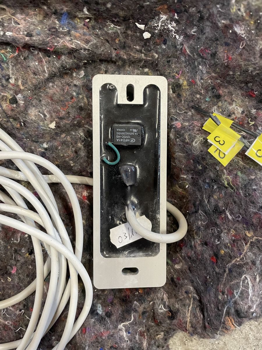 Schlösser: Code Schloss Taster Digikey Wunderli Electronics AG 12VDC – Gebraucht aus Riedt b. Erlen von Darksilver 2