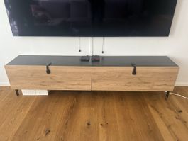 Sehr schönes, modernes Lowboard / TV-Möbel in Holzoptik mit