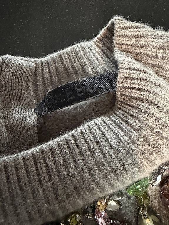 Maglioni & Felpe: Pullover mit dekorativeren Schmuckbesatz – Usato da Steinhausen venduto da deikoon 4