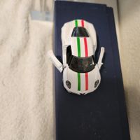 Alfa Romeo 4C Weiss Italia Color StreifenSpeziell + rar  neu