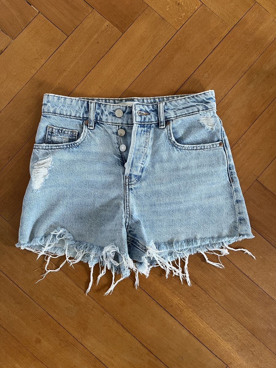 H&M Jeans: Kurze Jeans Shorts, hellblau, high waist – Usato da Bern venduto da sosophie 2