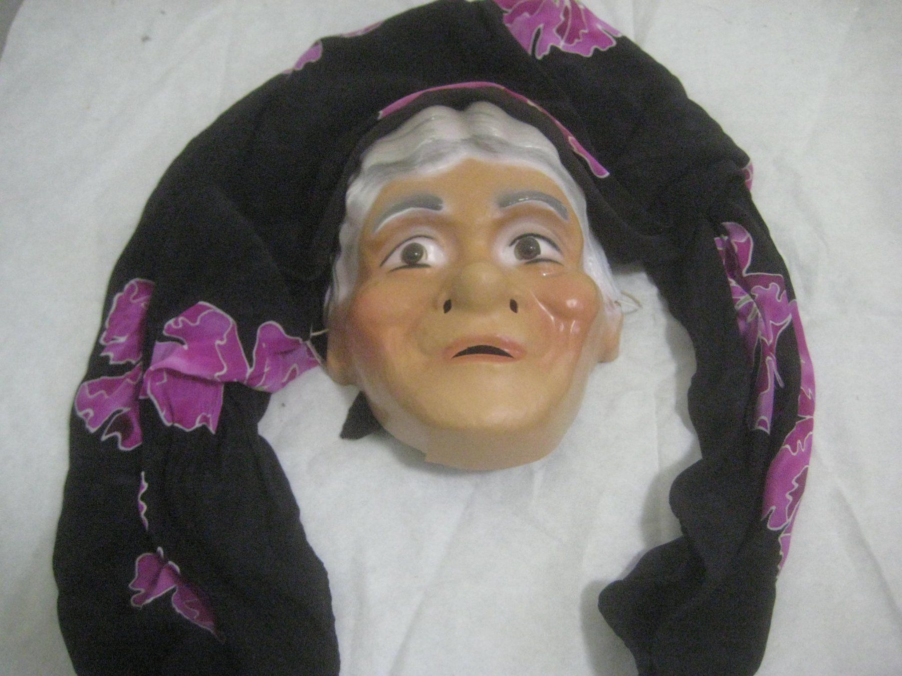 Masken: HALB MASKE OMI – Neu (gemäss Beschreibung) aus Uster von flocke1 4