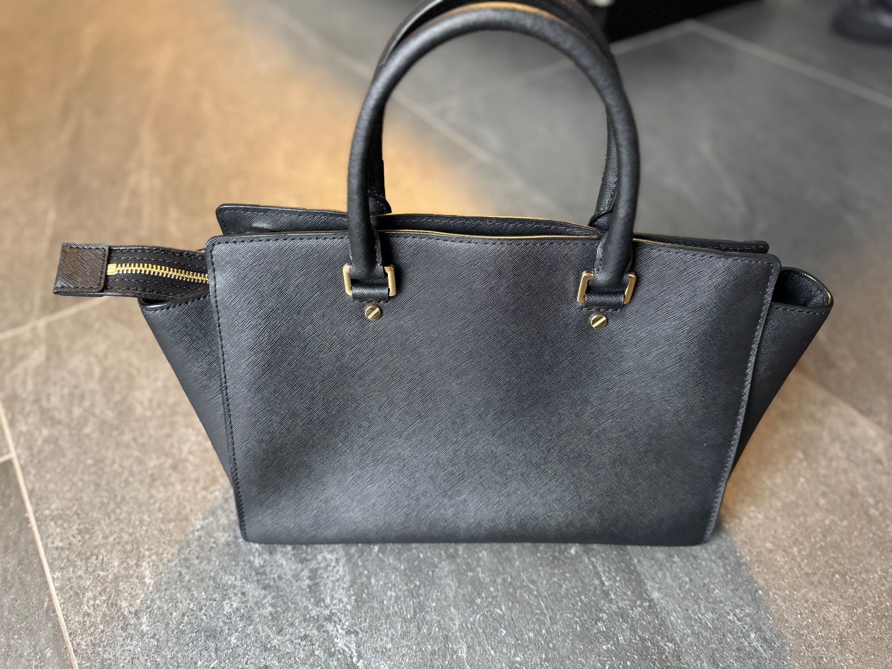 Michael Kors Borse da donna: Borsa Michael Kors in pelle – Usato da Brione Verzasca venduto da mpro_23 1
