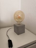 Nachttischlampe