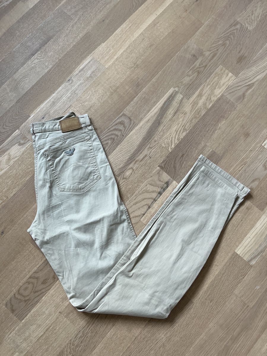 Armani Pantaloni: Armani, beige leichte Hose 36 – Usato da Aesch BL venduto da shuja01
