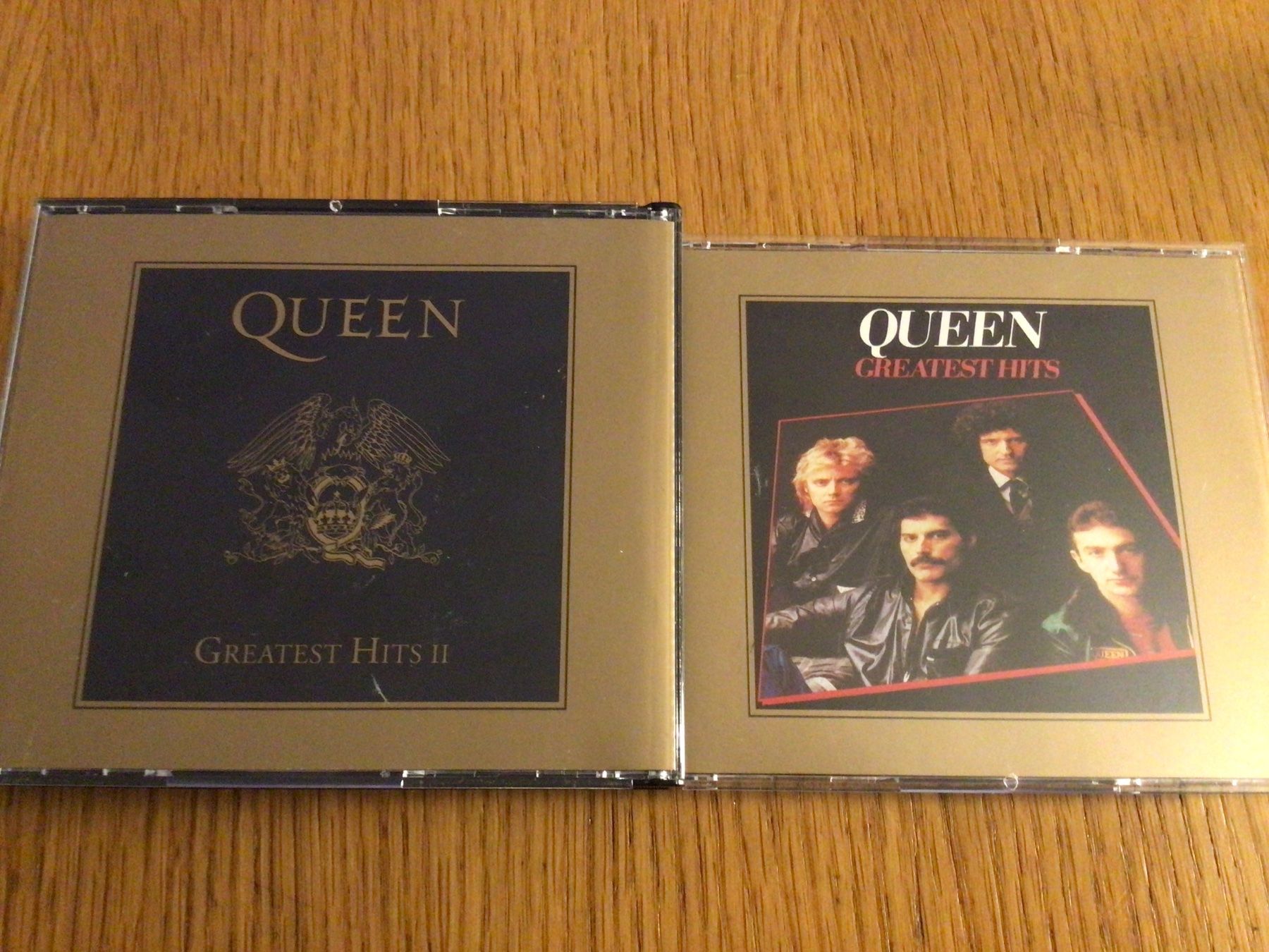 CDs: QUEEN, Greatest Hits, 1 & 2, USA, 2 CDs – Gebraucht aus Steinach von