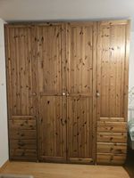 KLEIDERSCHRANK