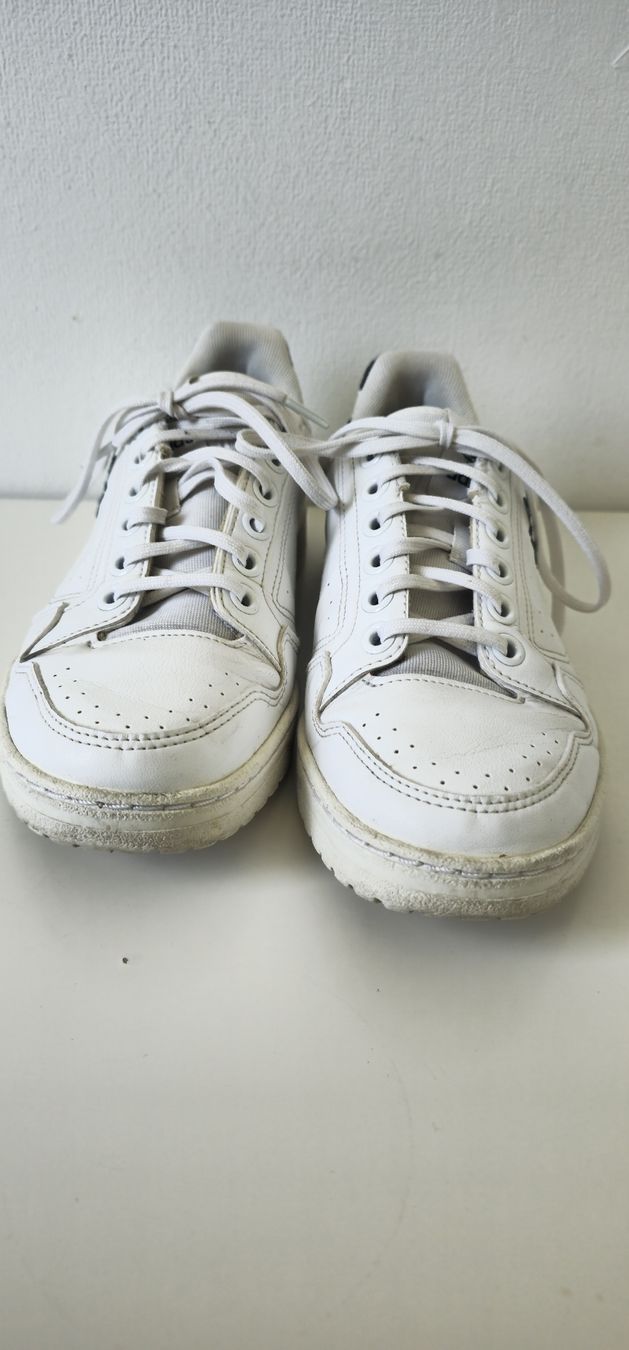 Adidas Scarpe da donna: Adidas Gr. 39 1/2 weiss – Usato da Luzern venduto da TausendD