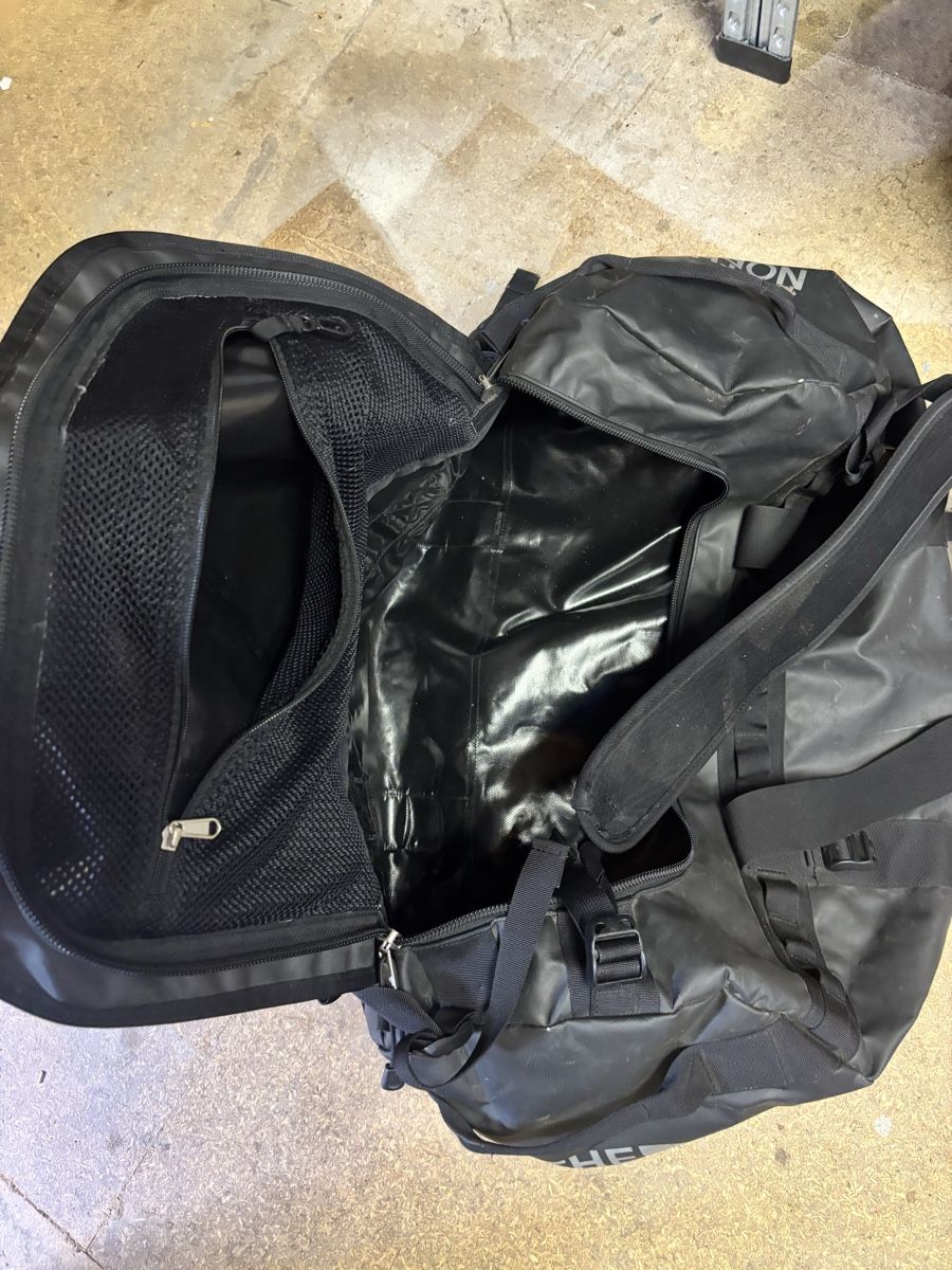 Taschen: North Face Tasche – Gebraucht aus Zürich von Saho86
