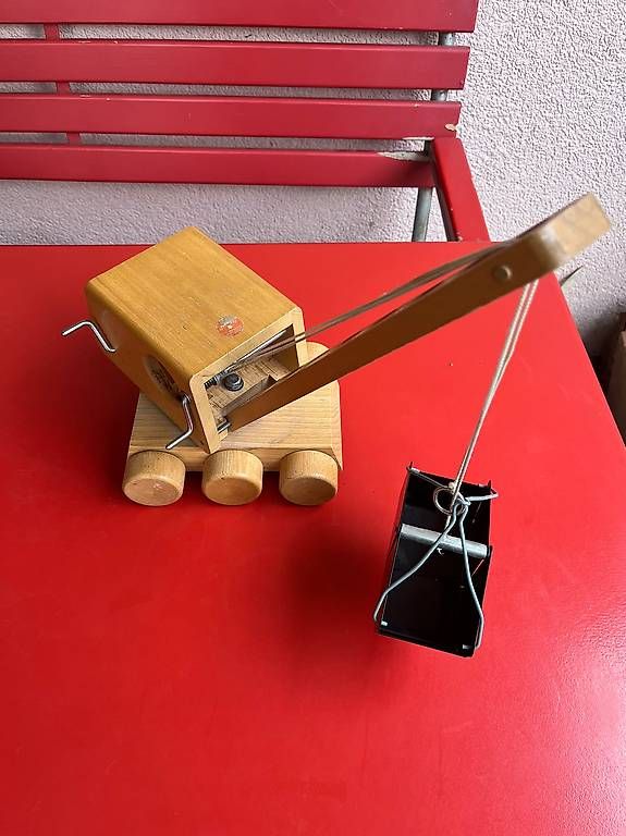 Giocattoli: Holzspielzeug Bagger – Usato da Schlieren venduto da kasuemir 2