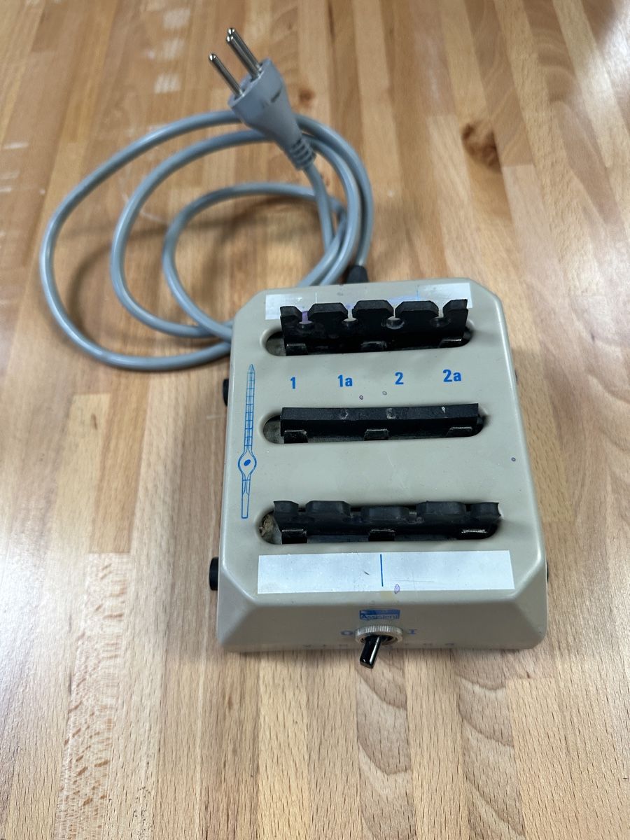 Appareils médicaux: Assistent Vibrator 340 – D'occasion à Basel par MaschinenSchweiz 3