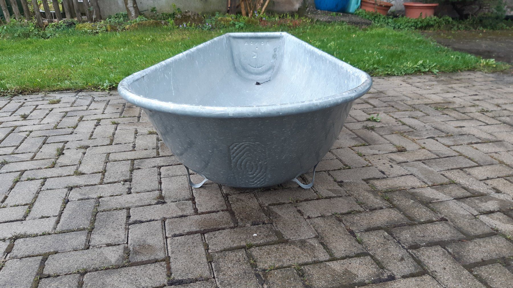 Badewannen: Badewanne Metall – Gebraucht aus Walzenhausen von  5