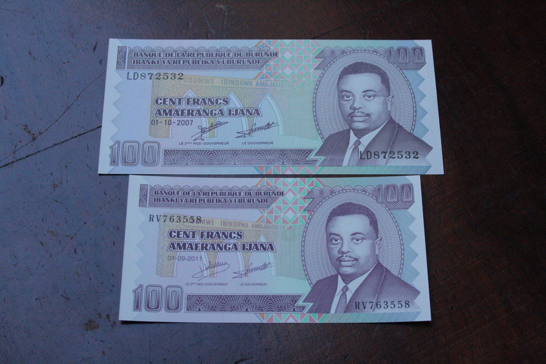 Banknoten: UNC Burundi 2 x 100 différents 2007/2011 – Neu (gemäss Beschreibung) aus Cormondrèche von Hermes.monnaies