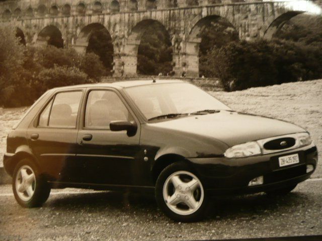 Ford Documenti: Ford Pressemappe 1996 – Usato da Zofingen venduto da sosalinos01 1