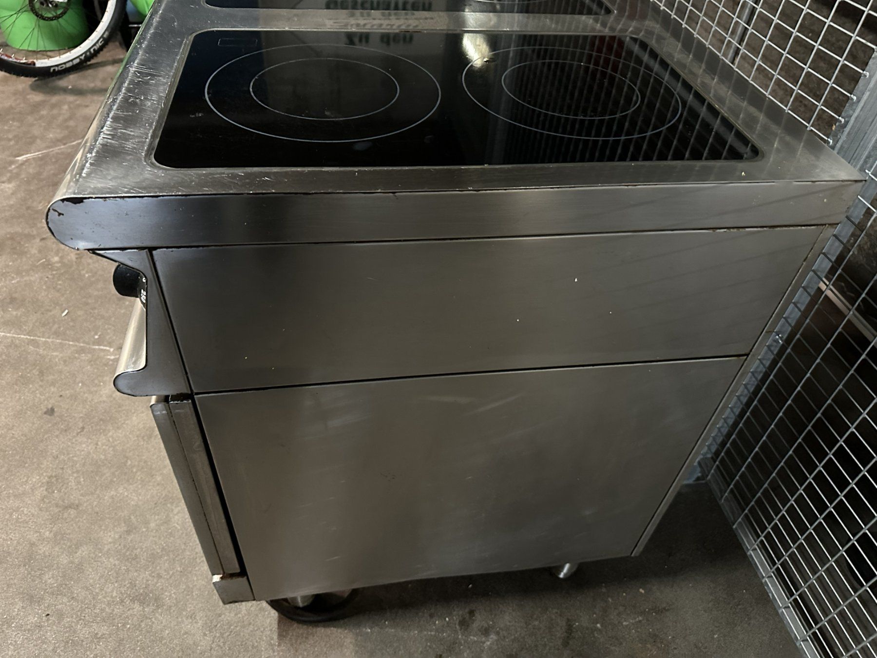Bartscher Herde: Bartscher Elektroherd mit Backofen – Gebraucht aus Hombrechtikon von Aferreira 3