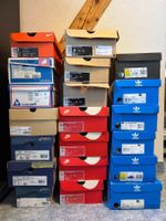 Sneaker Sammlung, 33 Paar, Nike, Asics, Adidas, New Balance