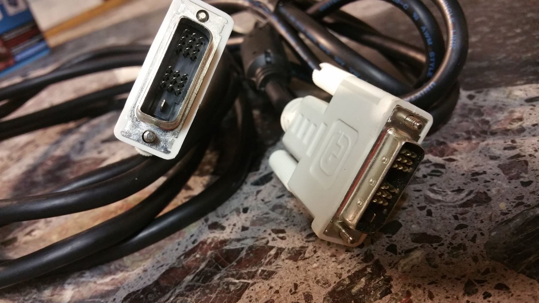 Cavi: 2X DV-I Digital Kabel – Usato da Uerkheim venduto da Justi.y 2