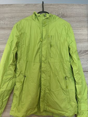 Leichte, grüne Regenjacke Outdoor Performance, XS