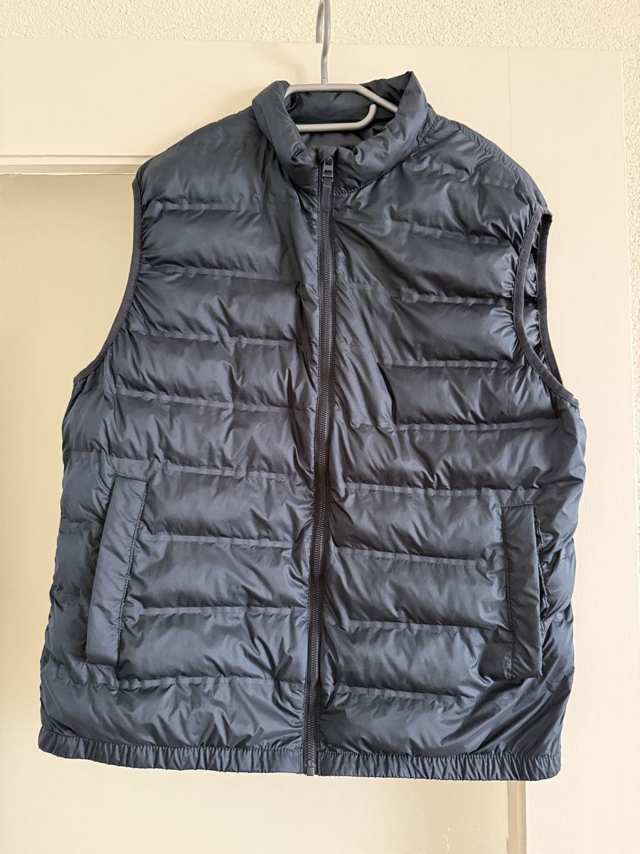 Zara Gilets & Westen: Zara Herren Steppweste, Gr. XL, Dunkelblau – Gebraucht aus Münchenstein von sof_8vcz