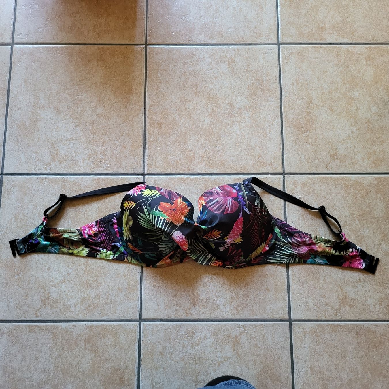 Costumi da bagno & Bikini: Haut de maillot de bain – Usato da Sion venduto da Oonathoo