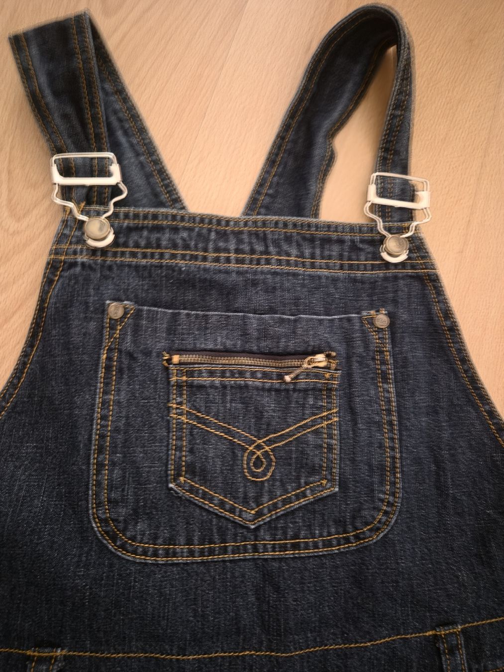 Pantaloni: Latzhose denim KAMOLWAN Grösse L gebraucht.  – Usato da Mumpf venduto da Fabis_Shop 2