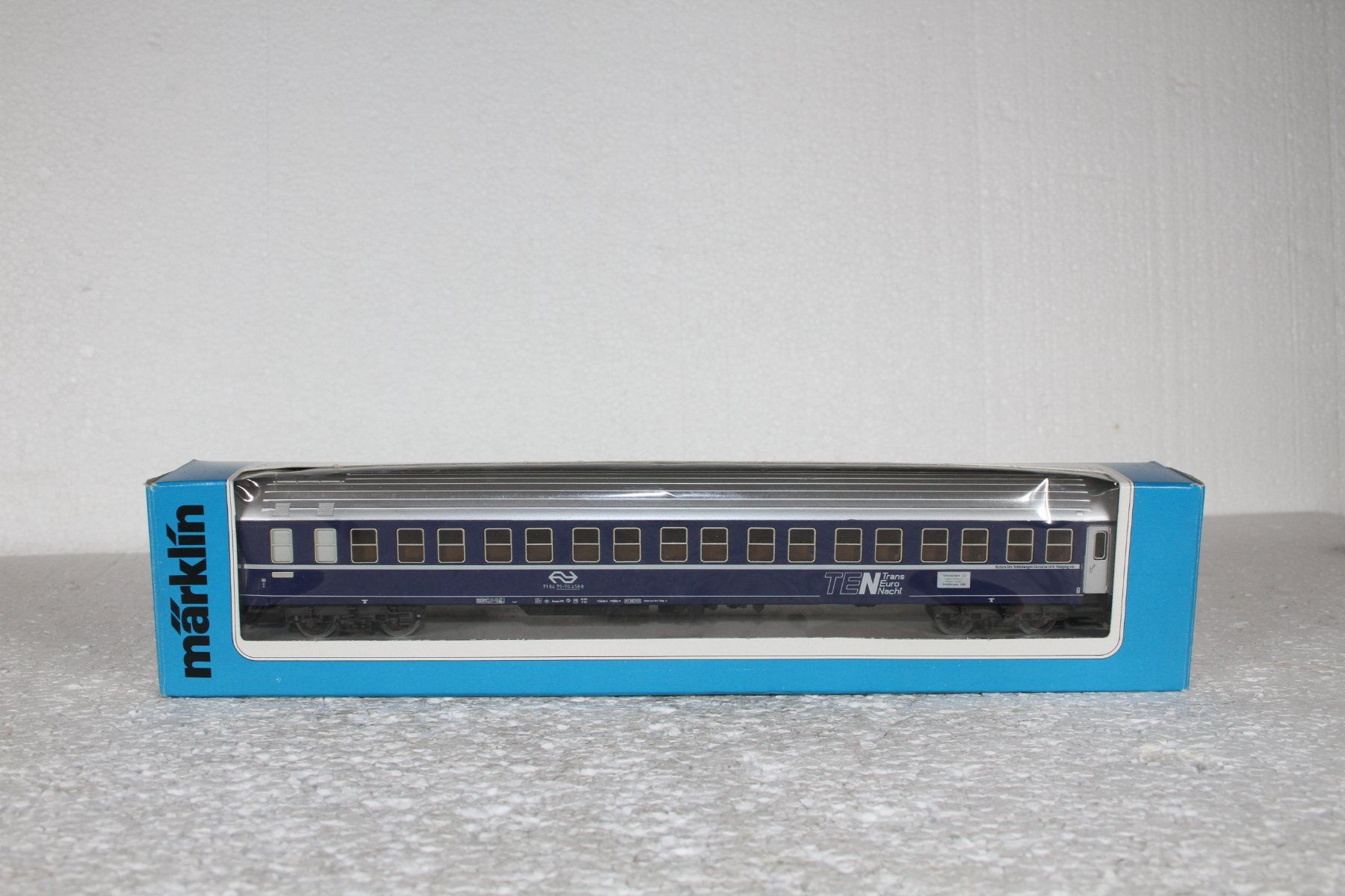 Märklin Modelleisenbahnen: Märklin 4151 NS TEN Schlafwagen – Gebraucht aus Triesen von gleis8 8