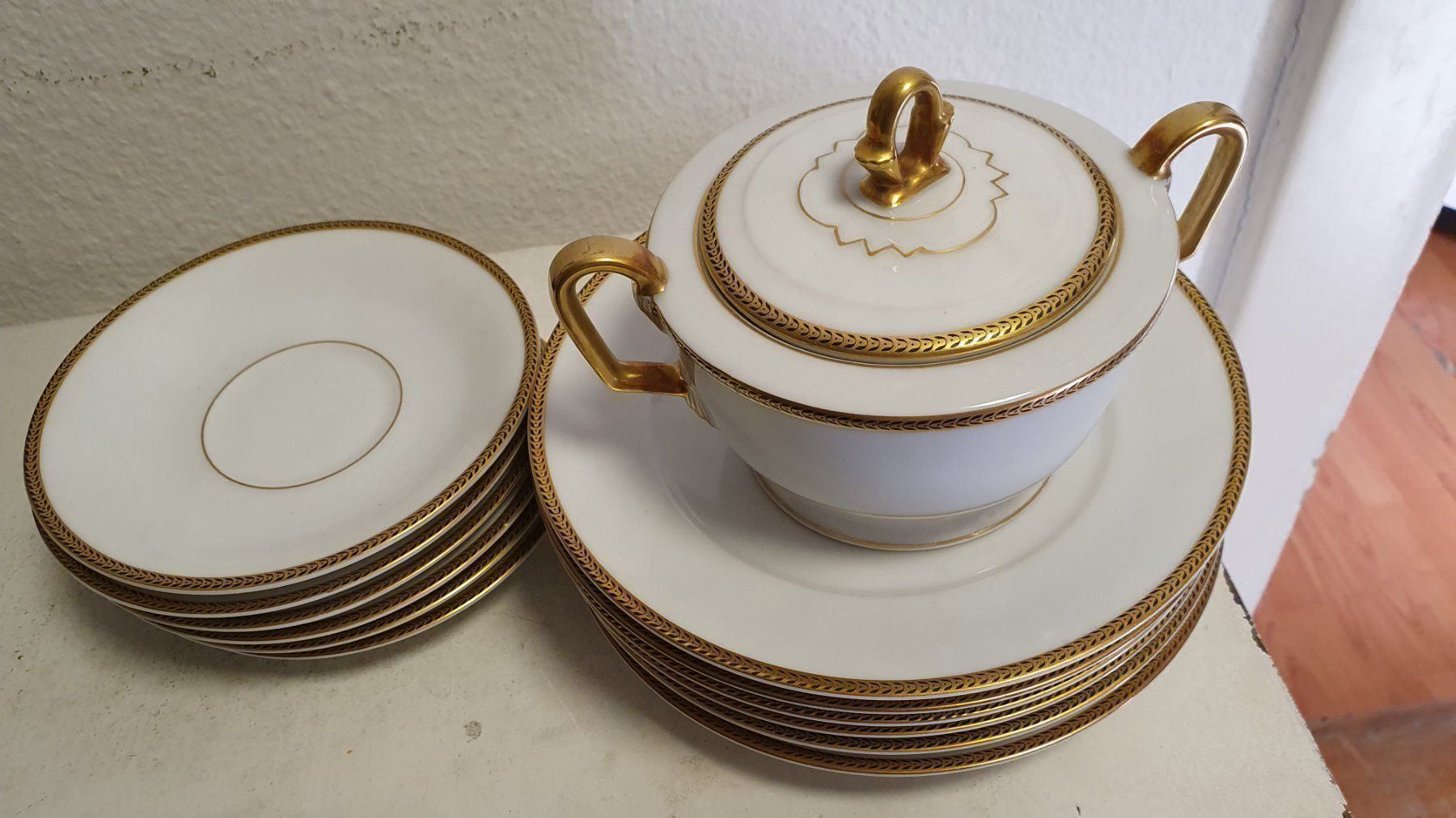 Set di piatti: Antikes-Kaffee Tafelservice Edelstein – Usato da Zürich venduto da Melossoap 1