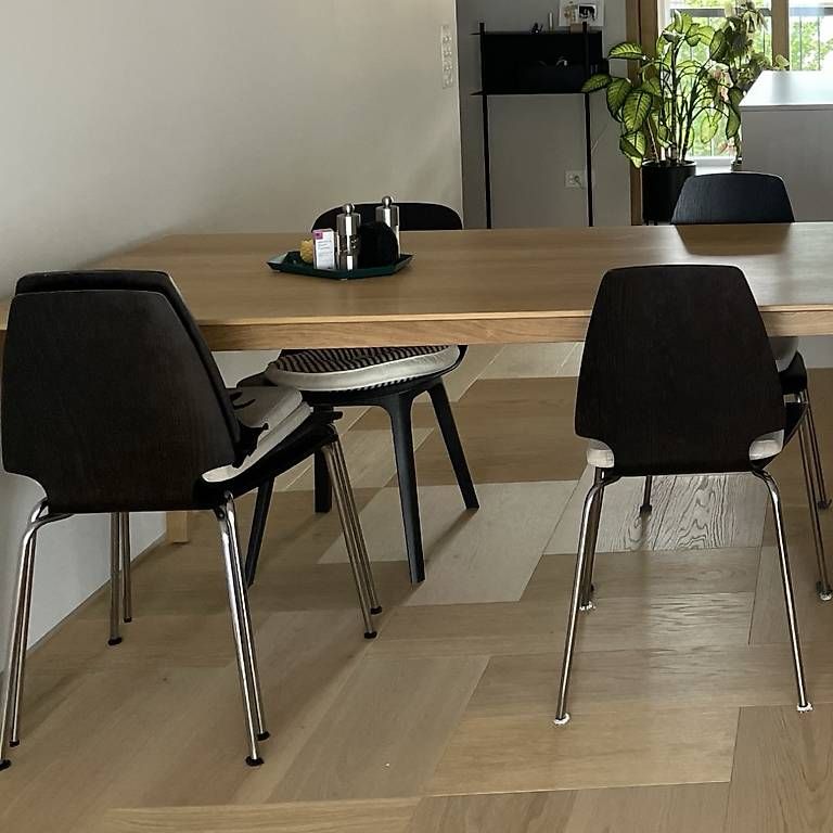 Sedie: 4x chaises IKEA noir – Usato da Lausanne venduto da mrth