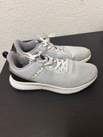 Baskets sport Fila grises taille 40