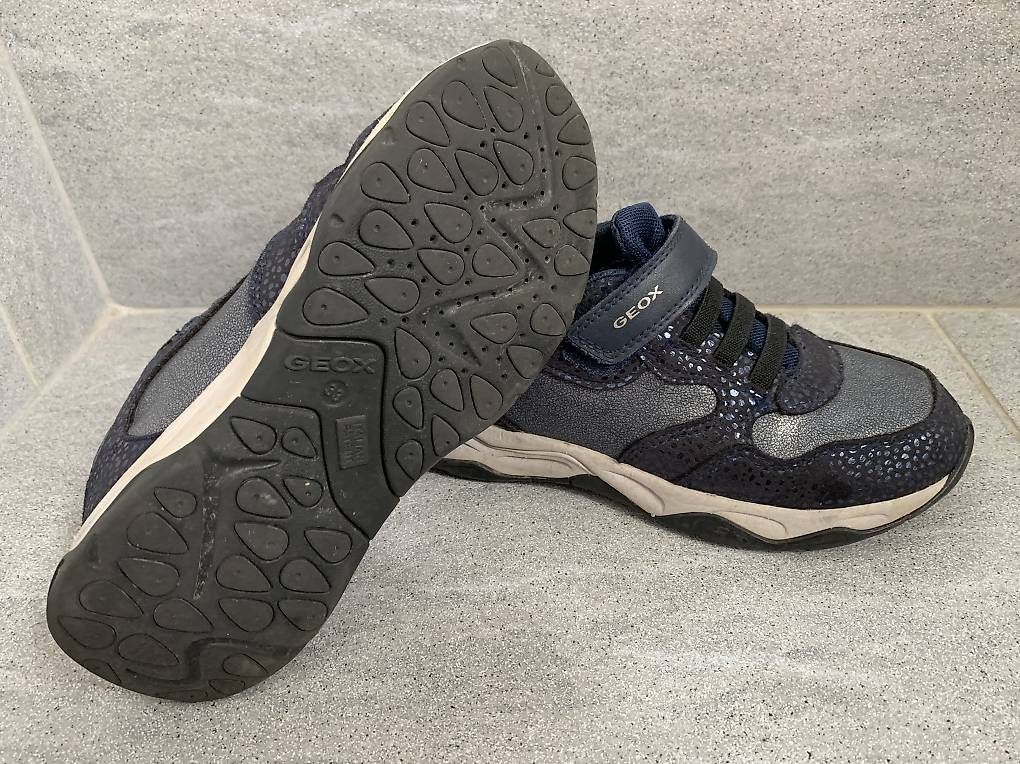 Scarpe per ragazze: Schuhe für Mädchen, Grösse 33 – Usato da Erlen venduto da alf710 1