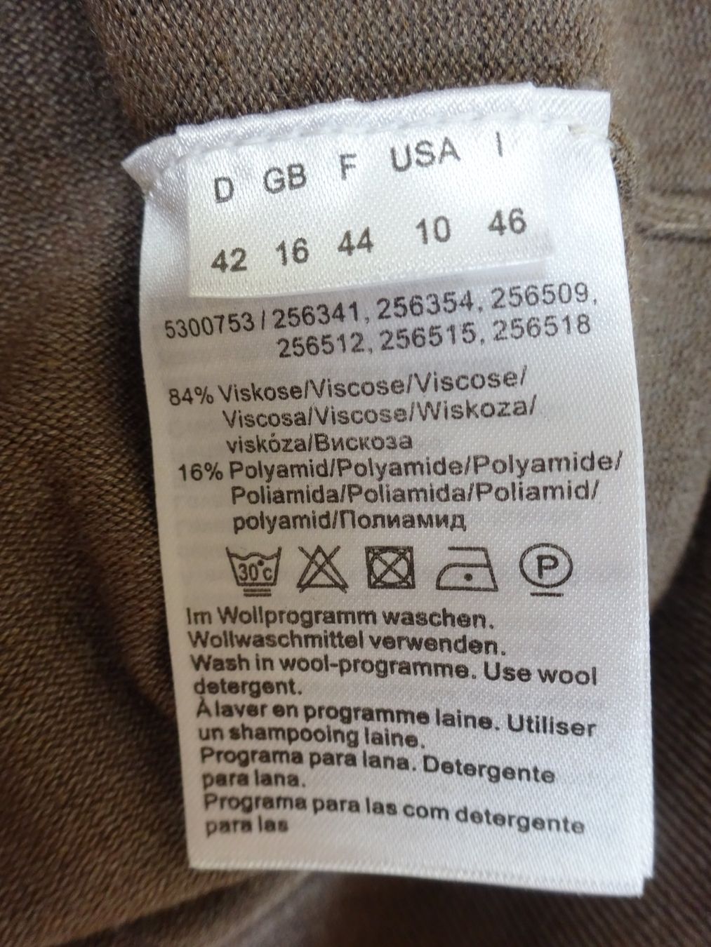Maglioni & Felpe: Oui - Rollkragenpullover - braun - Grösse 42 – Usato da Zofingen venduto da Justizia_01 4