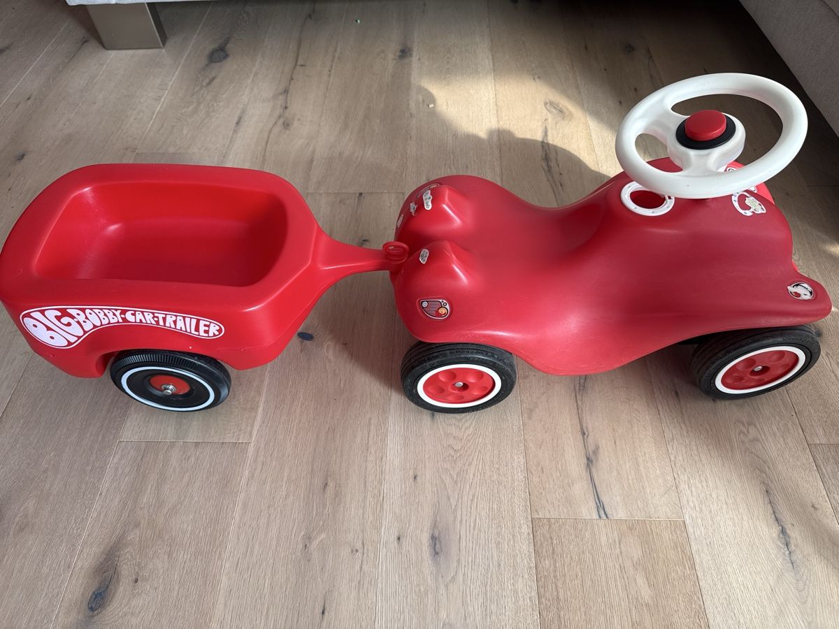 Big Fahrzeuge für Kinder: Bobby Car mit Anhänger rot – Gebraucht aus Wettingen von Bounty 4