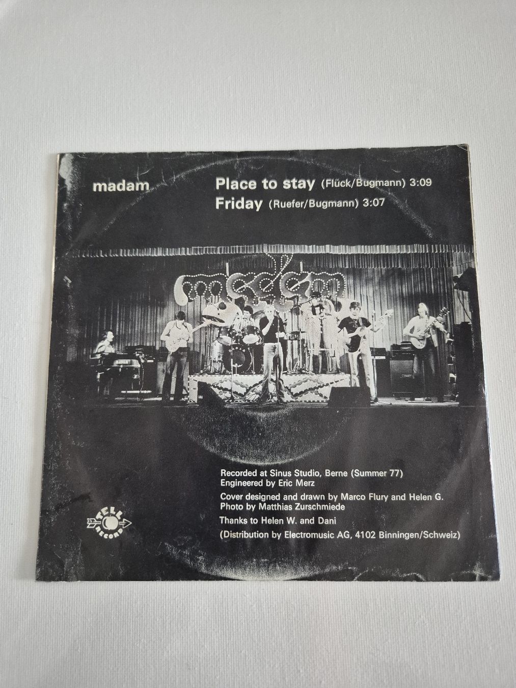 Dischi in vinile: Madam - Place to stay / Friday  - Single 7, CH – Nuovo (secondo la descrizione) da Uster venduto da newwave0 1