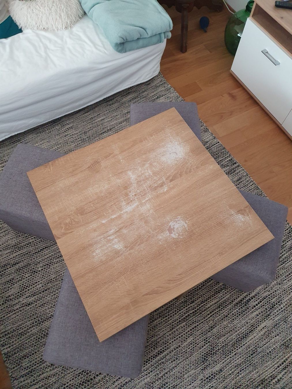 Conforama Tischset: table basse avec 4 tabourets – Gebraucht aus Zürich von bec_2w7p 1
