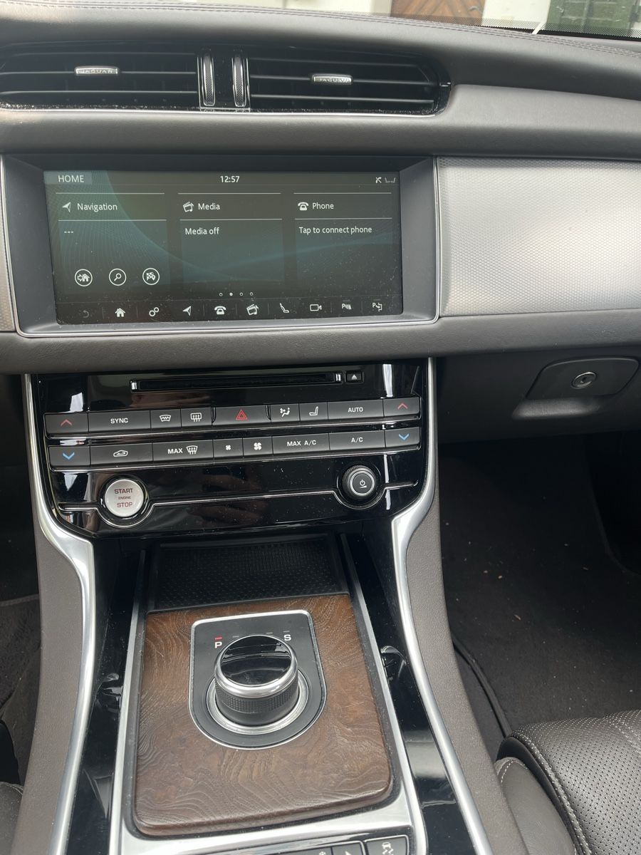 Jaguar Autos: Jaguar XF Unfallfahrzeug  – Defekt aus Altstätten SG von end_68k6 6
