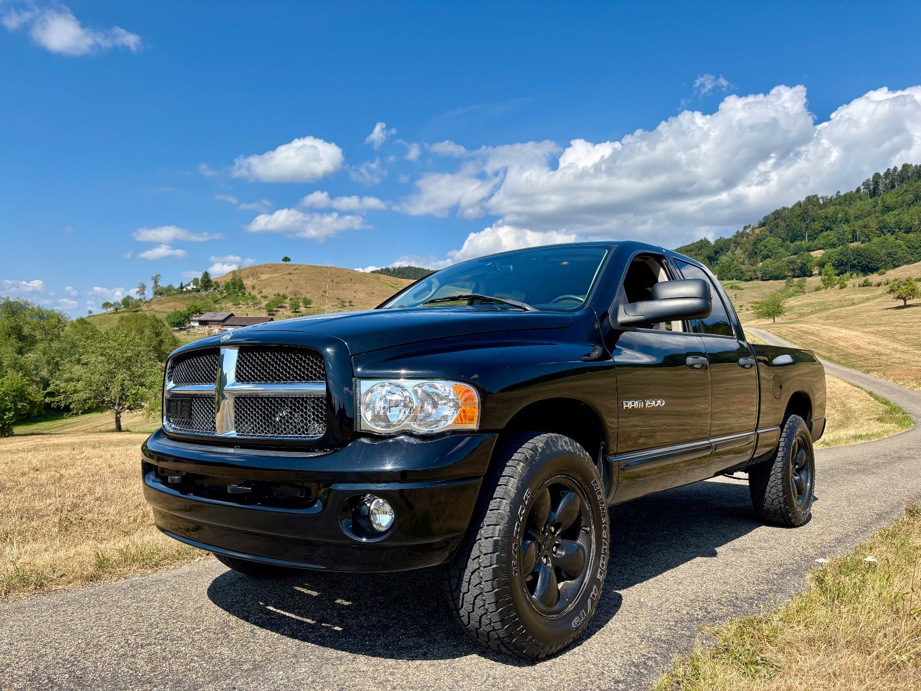 Dodge Automobili: Dodge Ram 1500 Quad Cab 4x4 mit MFK – Nuovo (secondo la descrizione) da Bretzwil venduto da Mygarage4147