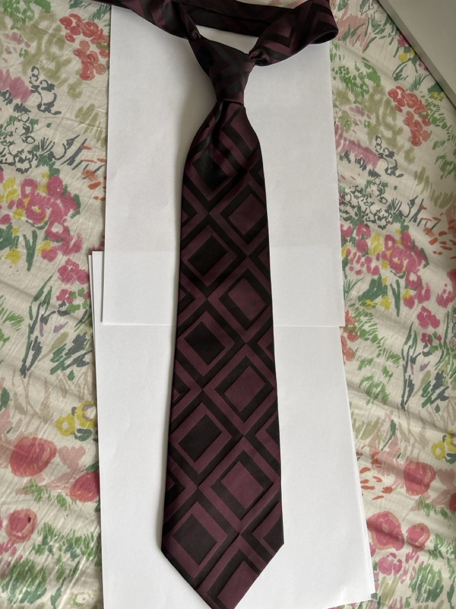 Cravatte: Pierre Cardin Tie Geometric Pattern Burgundy Black – Usato da Basel venduto da sid160