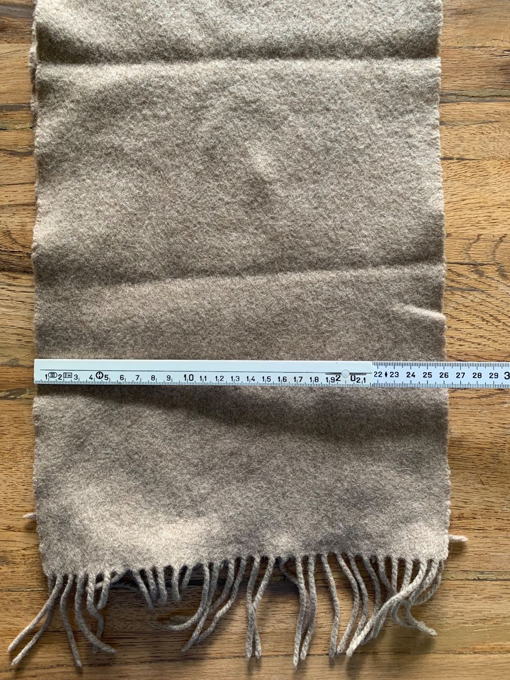 Foulard & Sciarpe: écharpe en laine beige – Usato da Genève venduto da sanchka0 2
