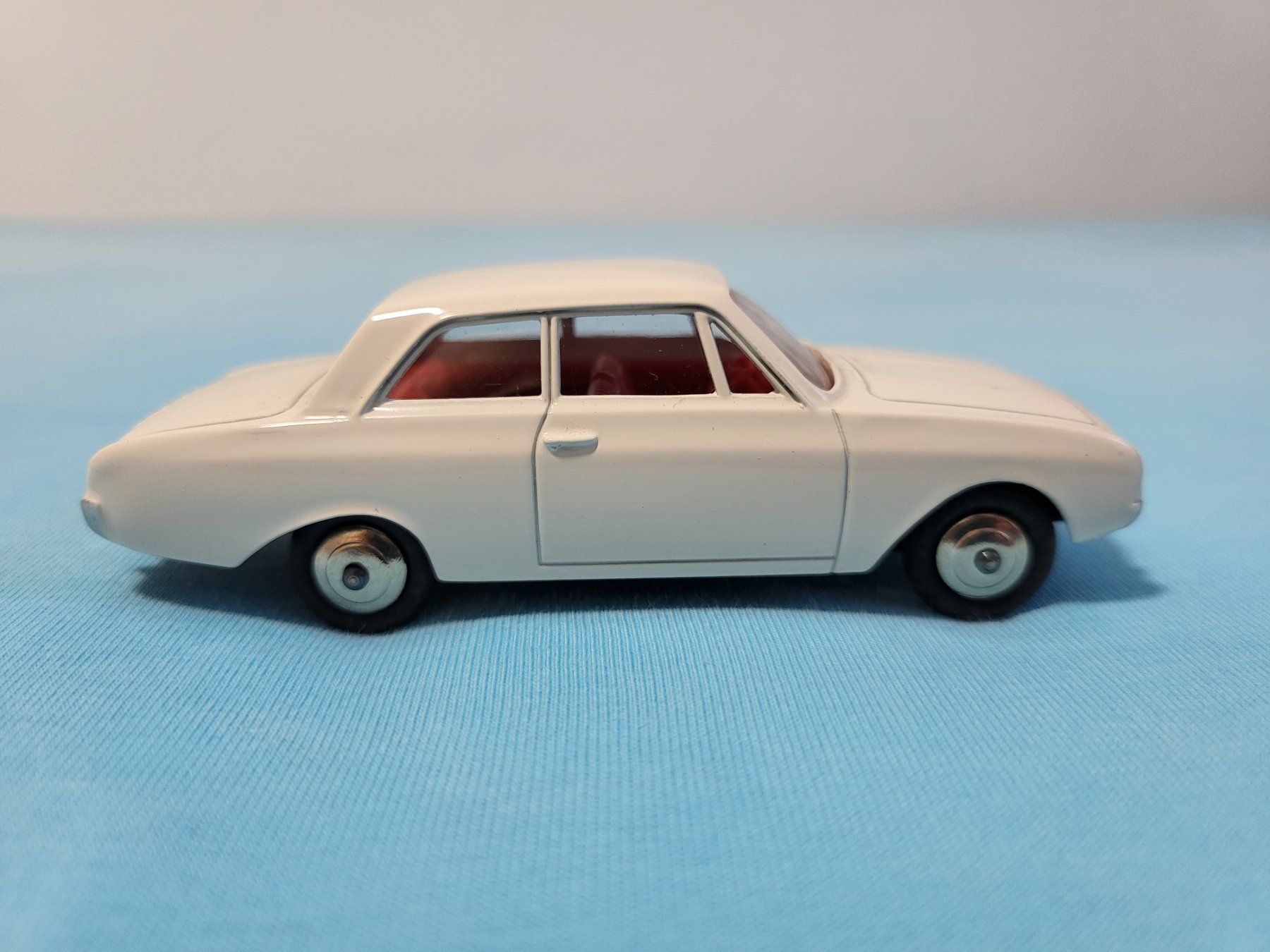 Ford Modellini d'auto: Ford Taunus 17M, Weiss – Nuovo (secondo la descrizione) da Glattbrugg venduto da PhilKrill 1