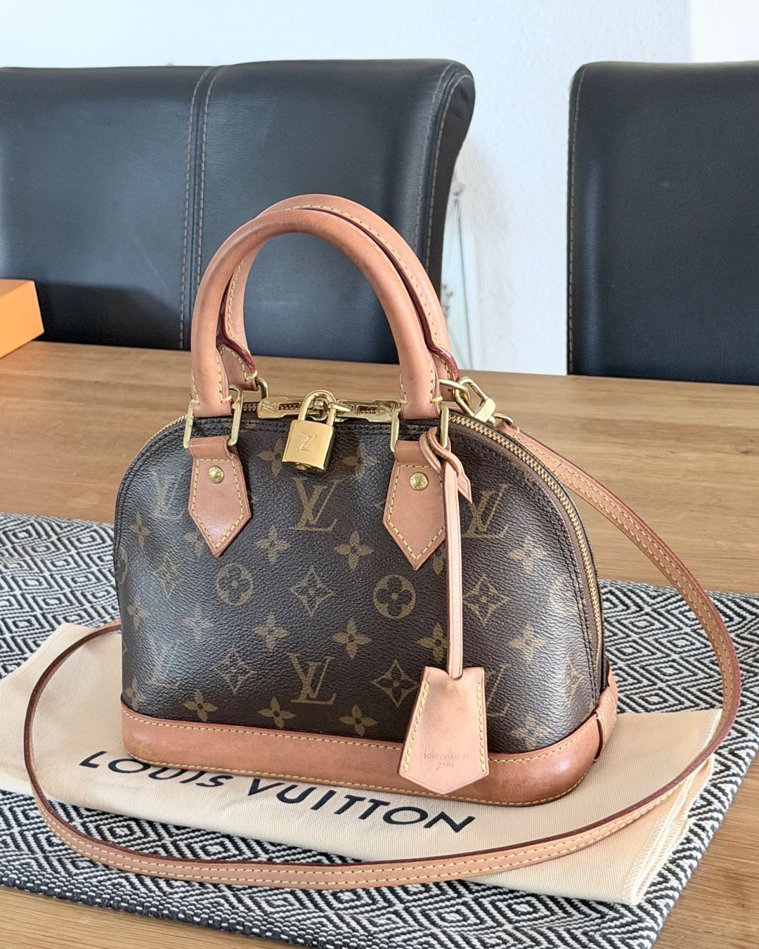 Louis Vuitton Taschen für Damen: Louis Vuitton Alma BB – Gebraucht aus Reinach AG von RobbisB 5